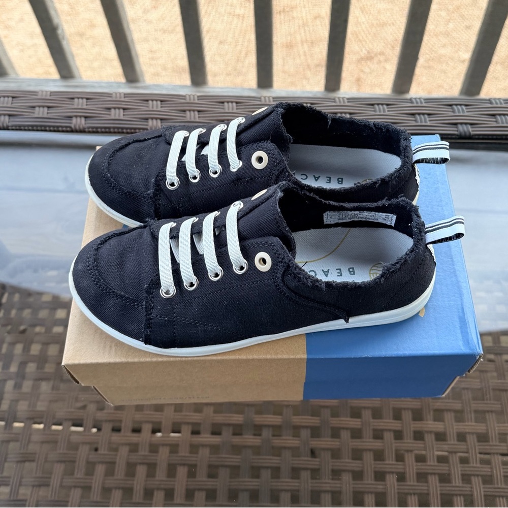 Vionic Black and White Pismo Sneakers Size 6 - Picture 5 of 9